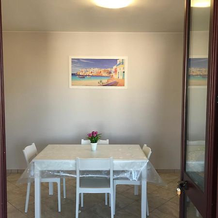 Ferienwohnung Casa L'Isola Della Fanciulla Torre Pali Exterior foto